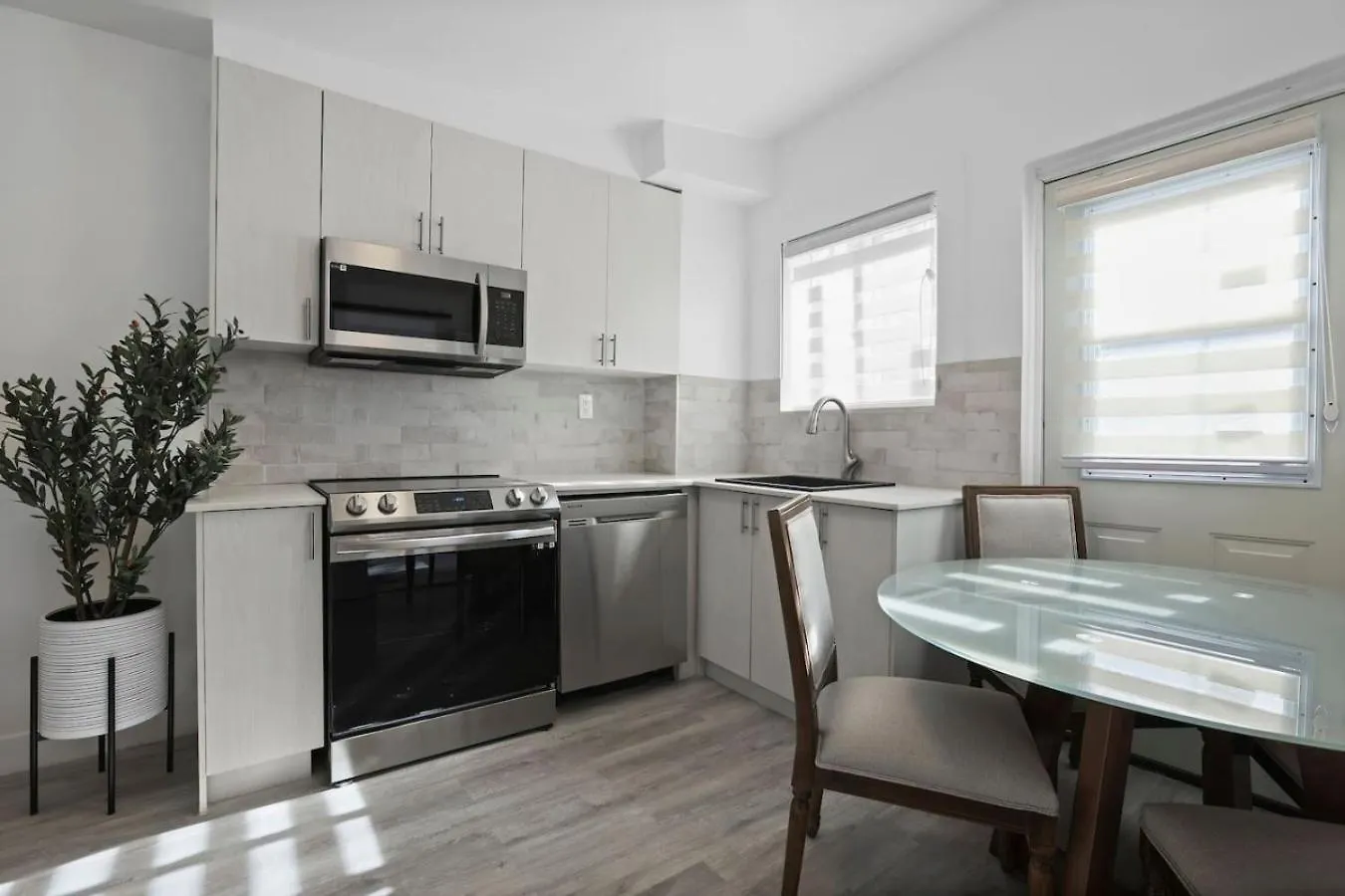Spacious 3Br In The Heart Of Village Zp1 Montreal 0*,  Canada