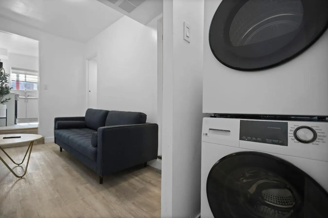 Spacious 3Br In The Heart Of Village Zp1 Montreal Canada