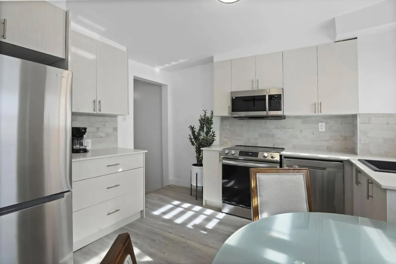 Spacious 3Br In The Heart Of Village Zp1 Montreal 0*,  Canada